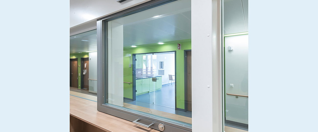 HOBA Typ11 Schiebefenster Rems-Murr-Klinik